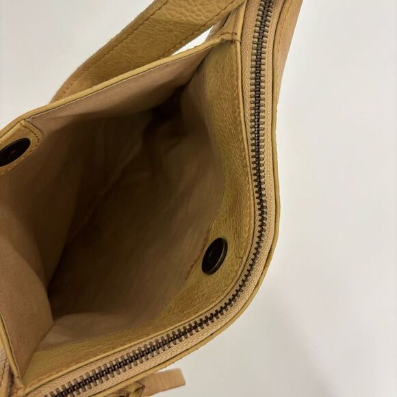 Rock Paper Scissors RPS Tan Leather Zipper Front Crossbody Purse - Picture 5 of 10